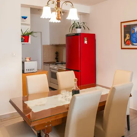 Mira Apartment *