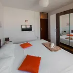 Mira *